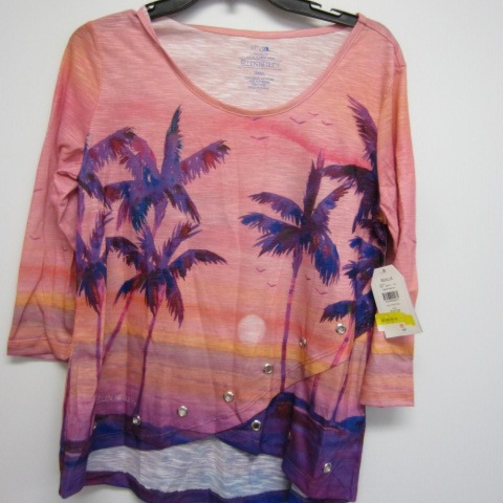 ELLEN NEGLEY Hi-Lo Hem Palm Tree Shirt